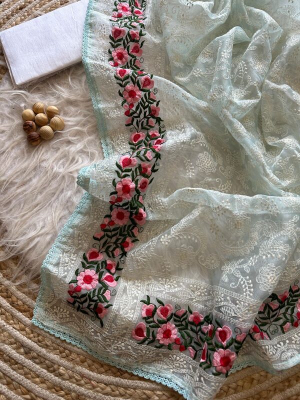 Lucknowi chikankari saree