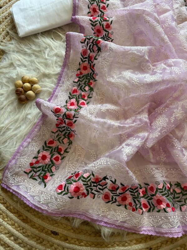 Lucknowi chikankari saree
