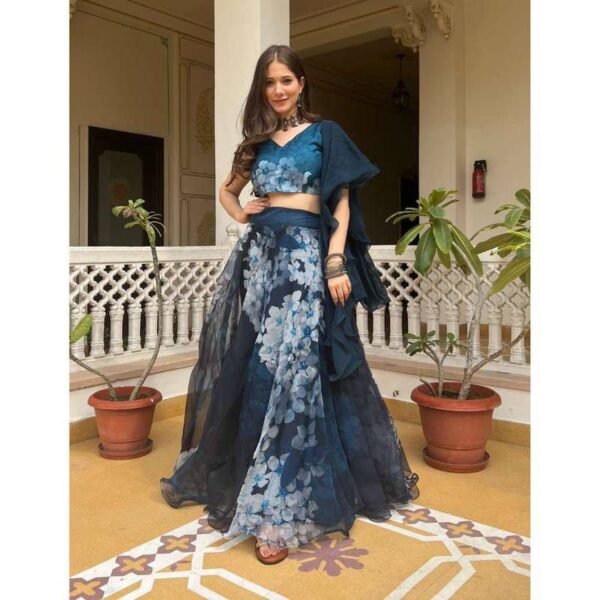 Moitra organza lehenga