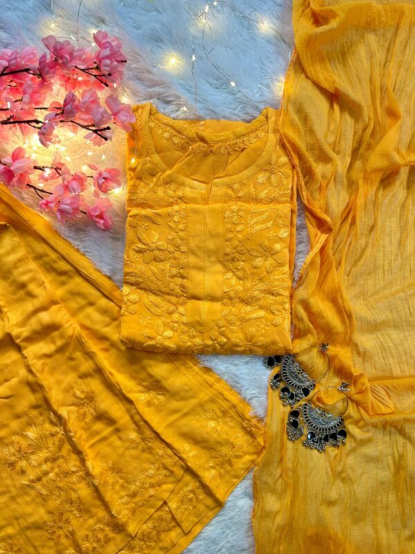Zeenat Rayon Chikankari Set