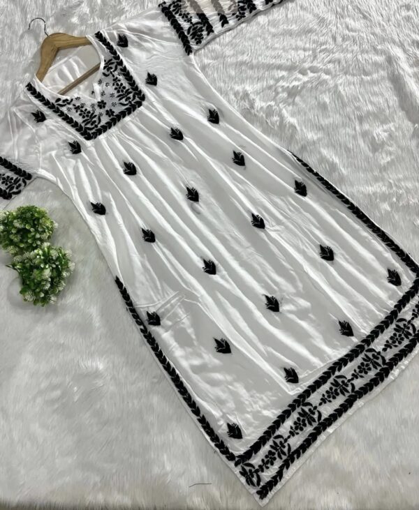 Nyra cut kurti with pant