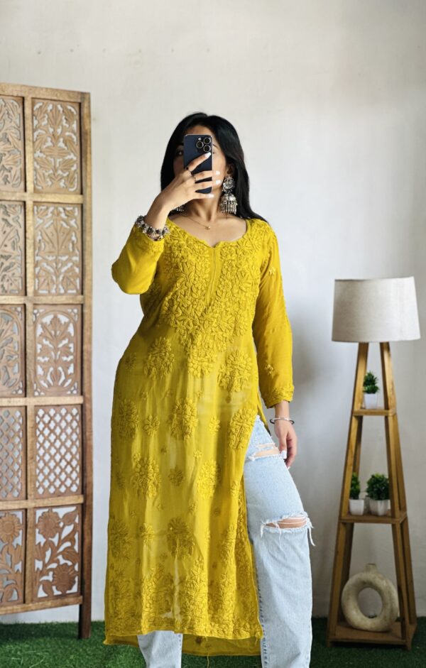 Viscose chikankari kurti