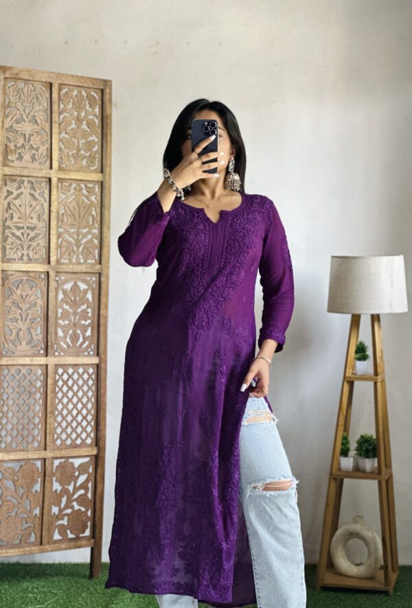 Viscose chikankari kurti