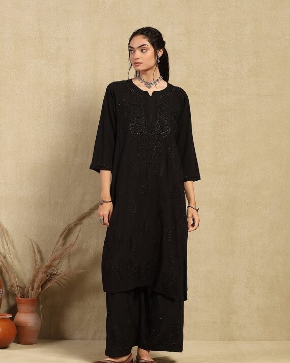 Noori rayon mukaish set